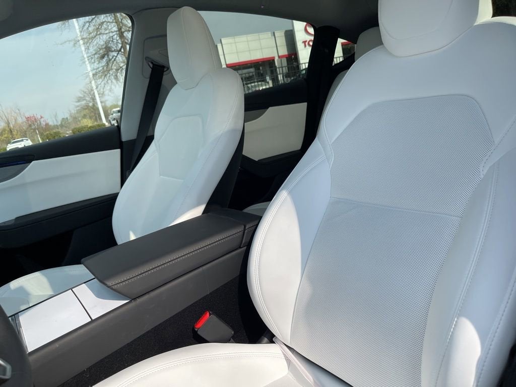 2026 Tesla Model Y Base