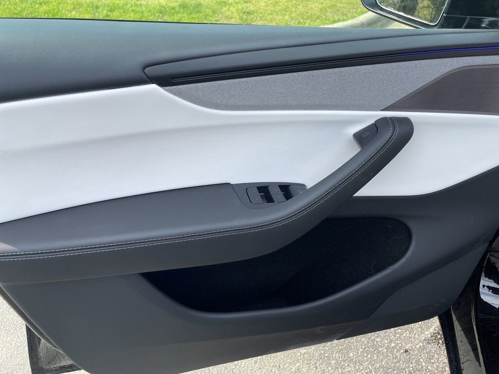 2026 Tesla Model Y Base