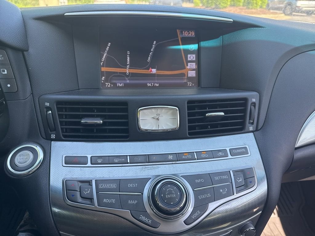 2017 INFINITI Q70L 5.6