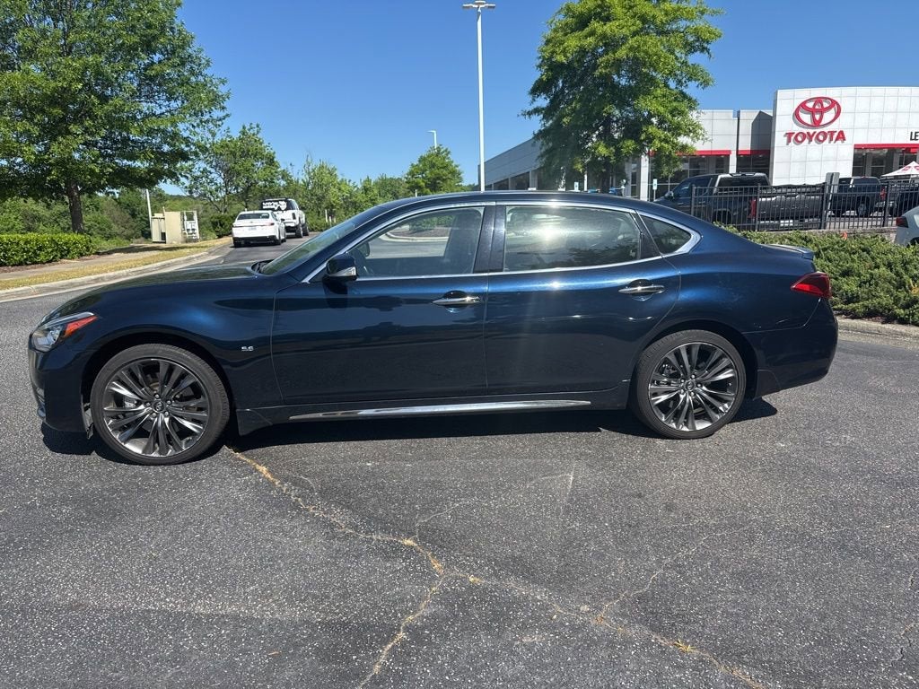 2017 INFINITI Q70L 5.6