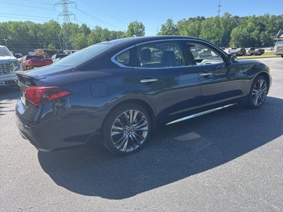 2017 INFINITI Q70L 5.6