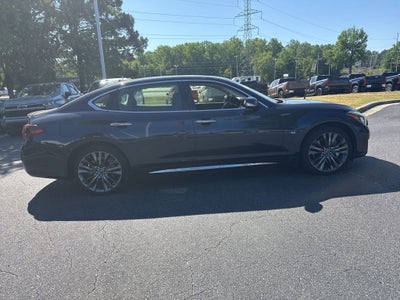 2017 INFINITI Q70L 5.6