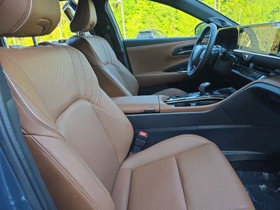 2025 Toyota Crown Signia Limited