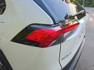 2022 Toyota RAV4 Hybrid Hybrid XLE Premium