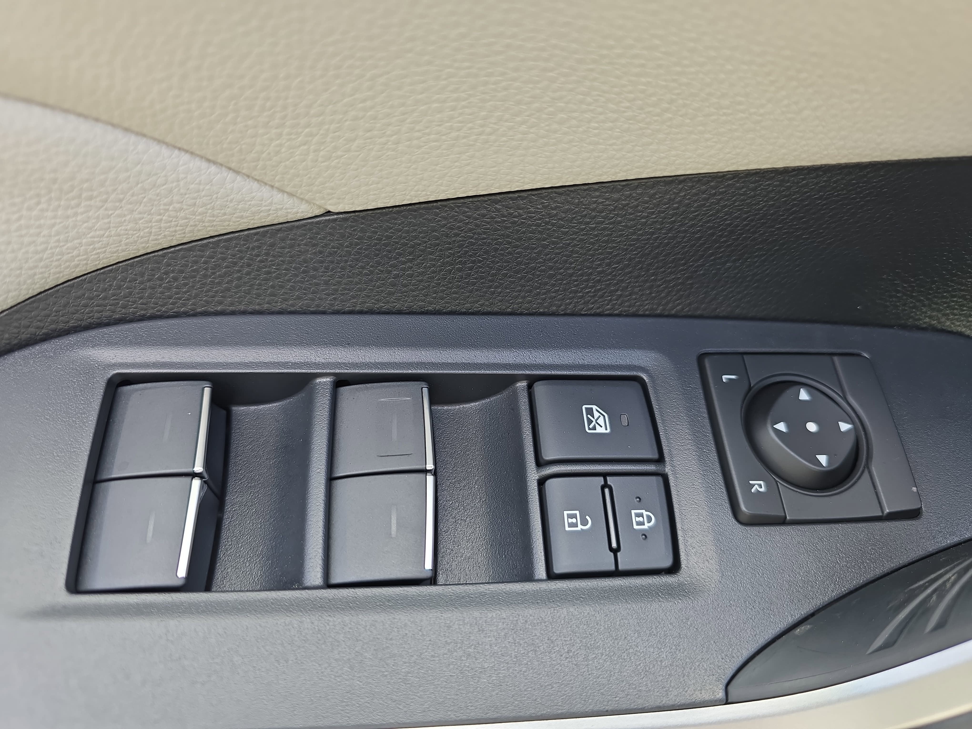 2022 Toyota RAV4 Hybrid Hybrid XLE Premium