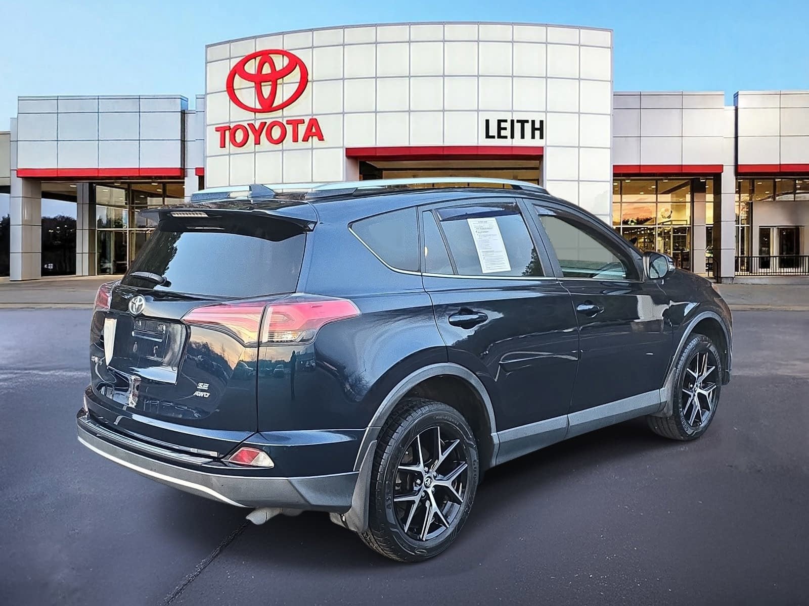 2017 Toyota RAV4 SE