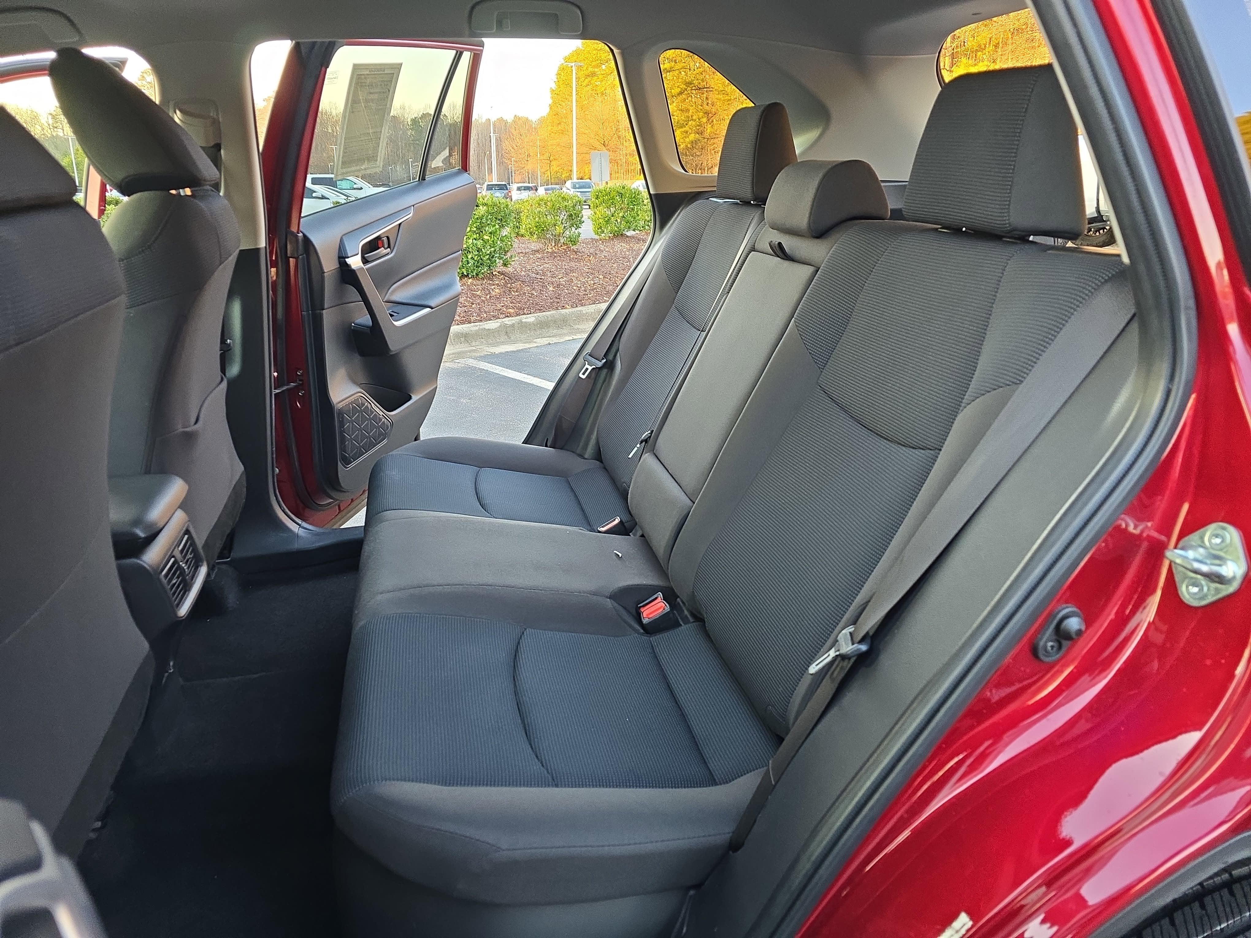 2022 Toyota RAV4 Hybrid Hybrid LE