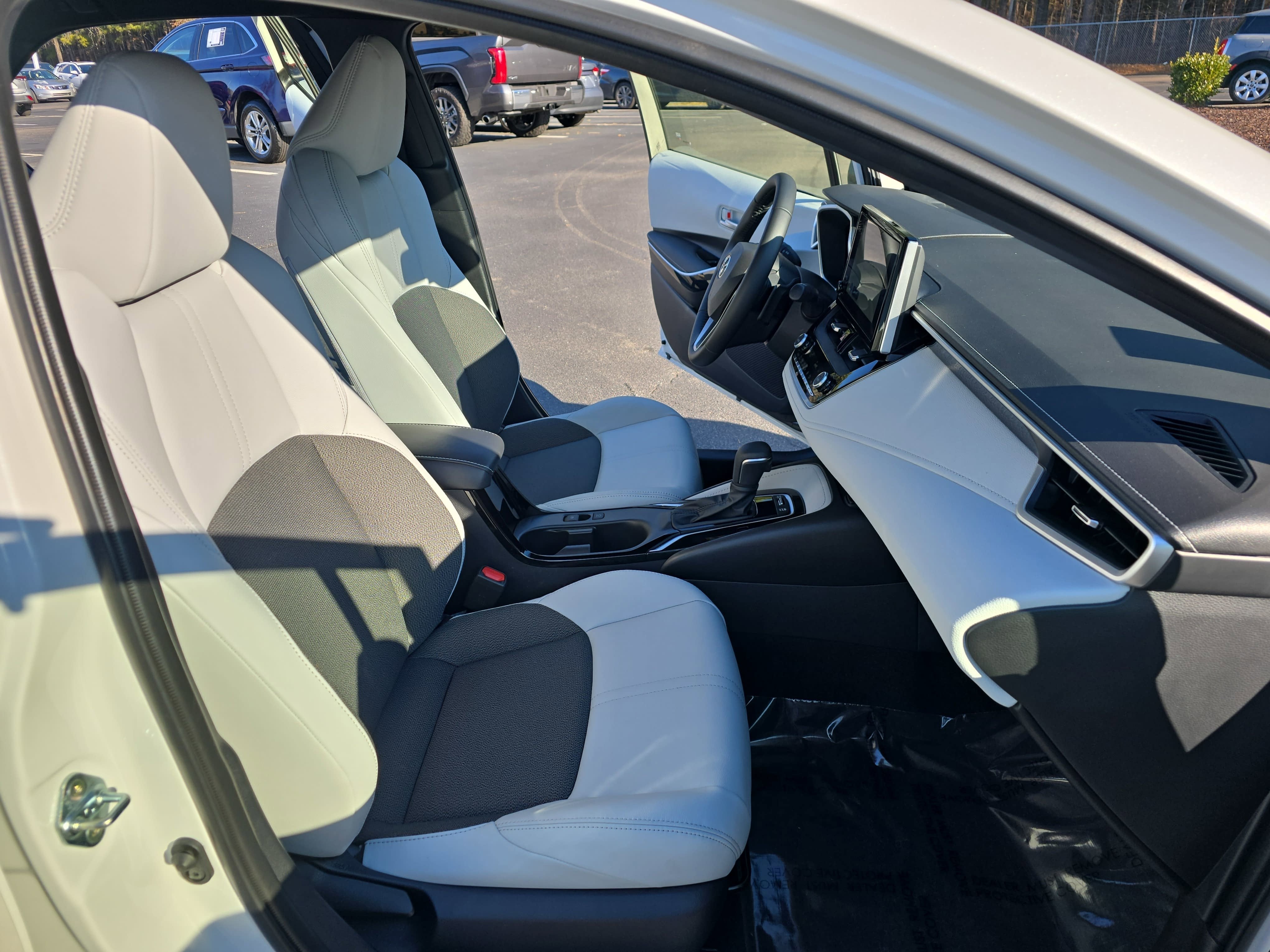 2025 Toyota Corolla Hatchback XSE