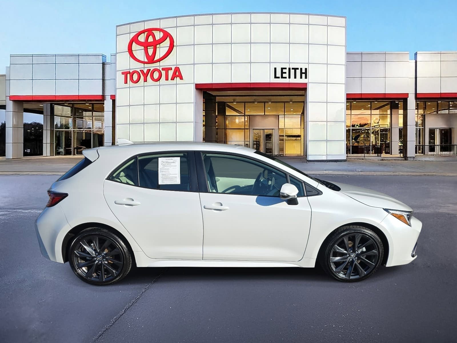 2025 Toyota Corolla Hatchback XSE