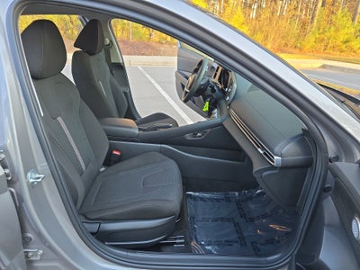 2023 Hyundai Elantra SE