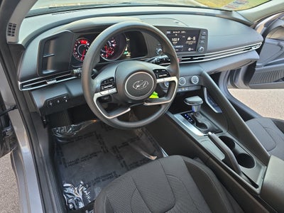 2023 Hyundai Elantra SE