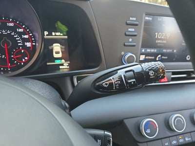 2023 Hyundai Elantra SE