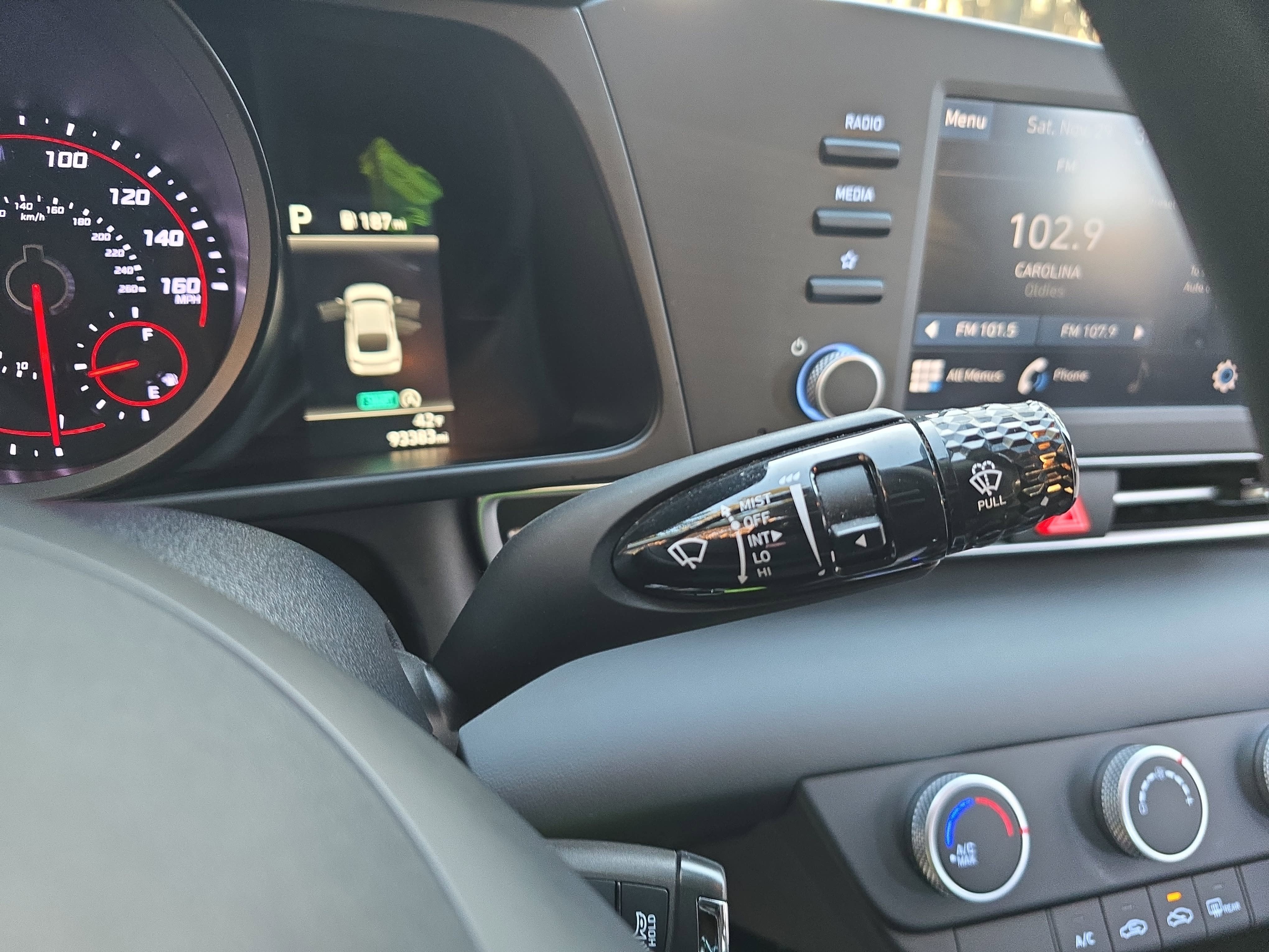 2023 Hyundai Elantra SE