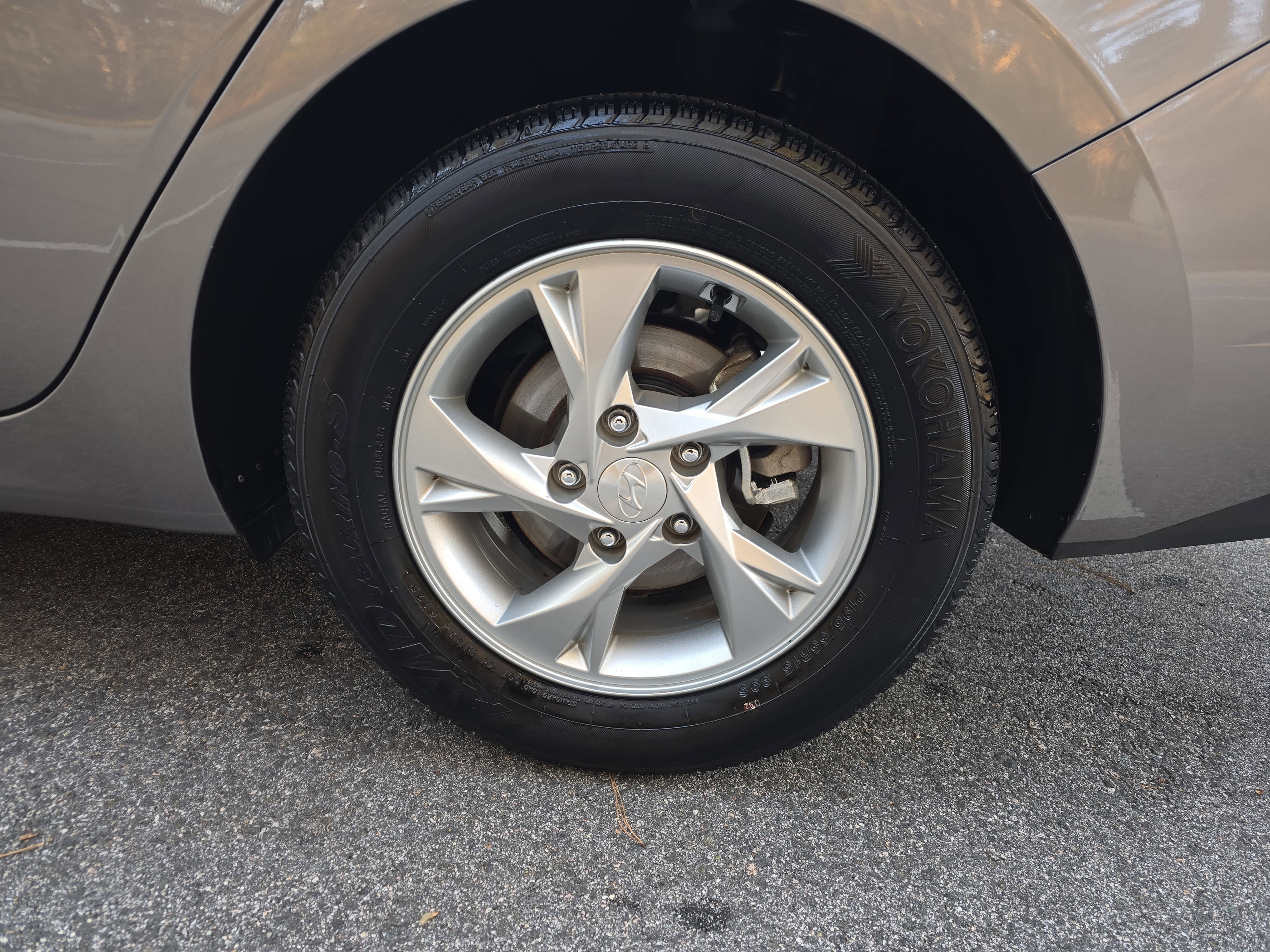 2023 Hyundai Elantra SE