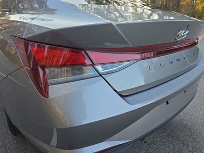 2023 Hyundai Elantra SE