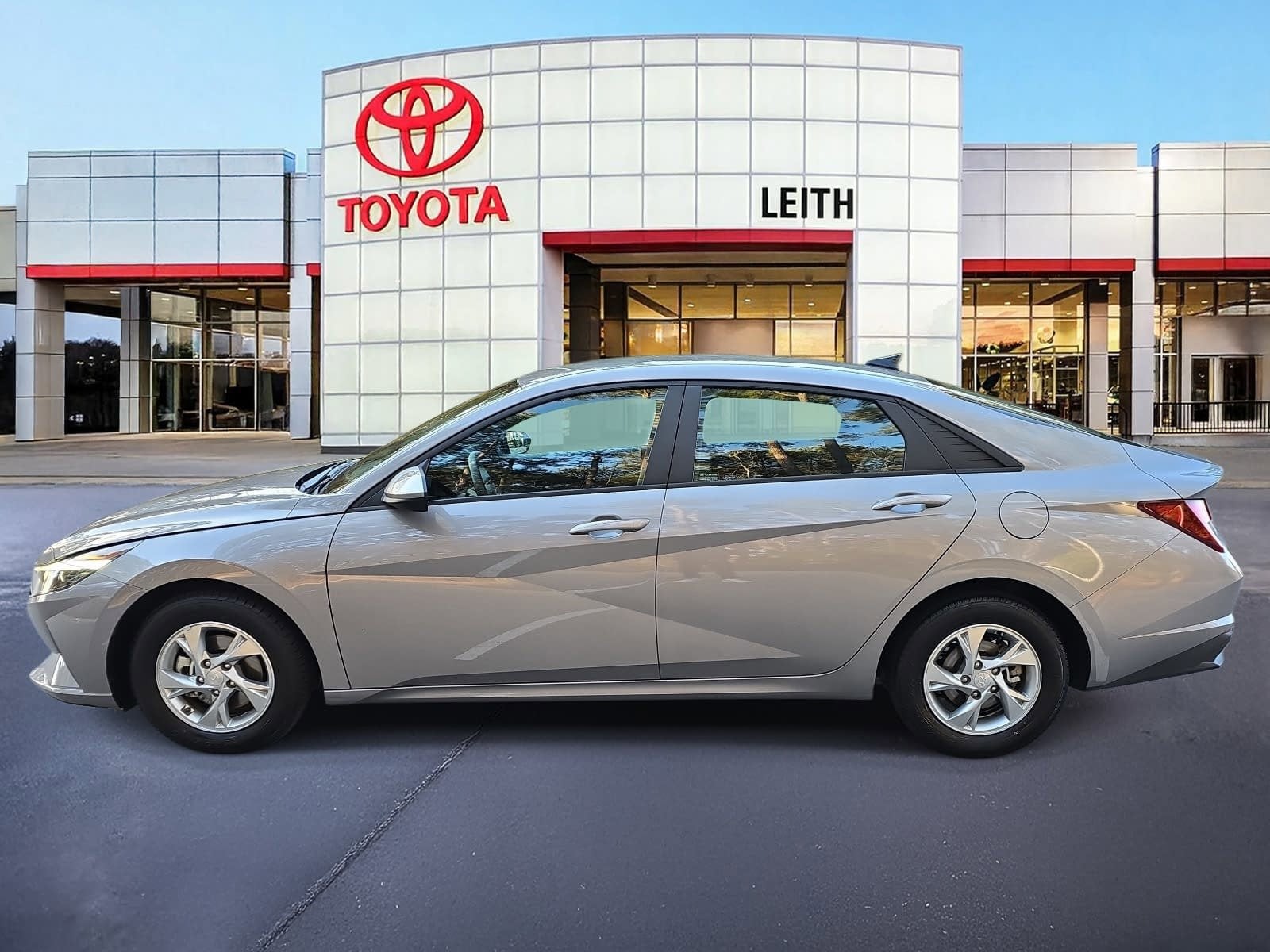 2023 Hyundai Elantra SE