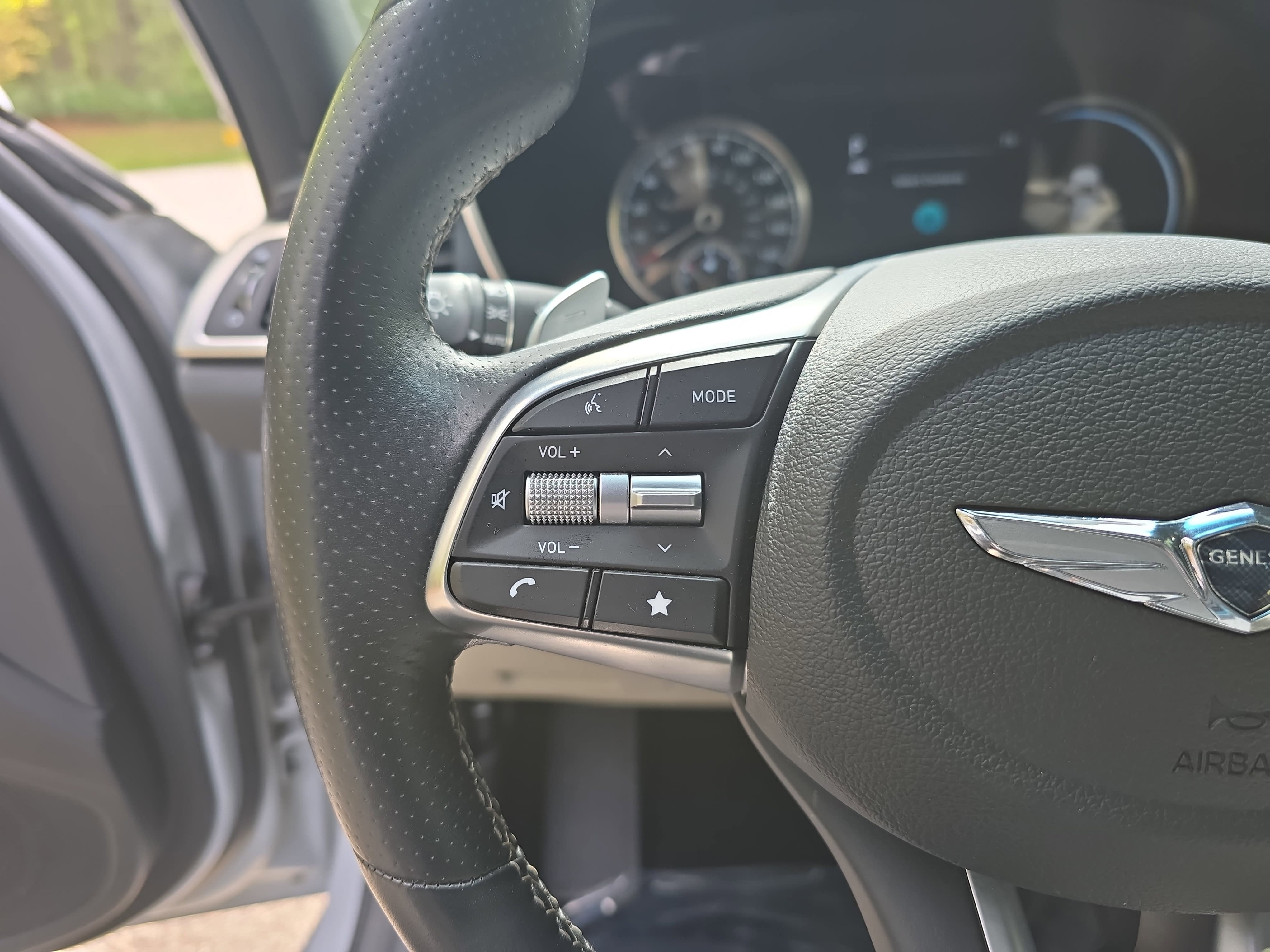 2022 Genesis G70 2.0T