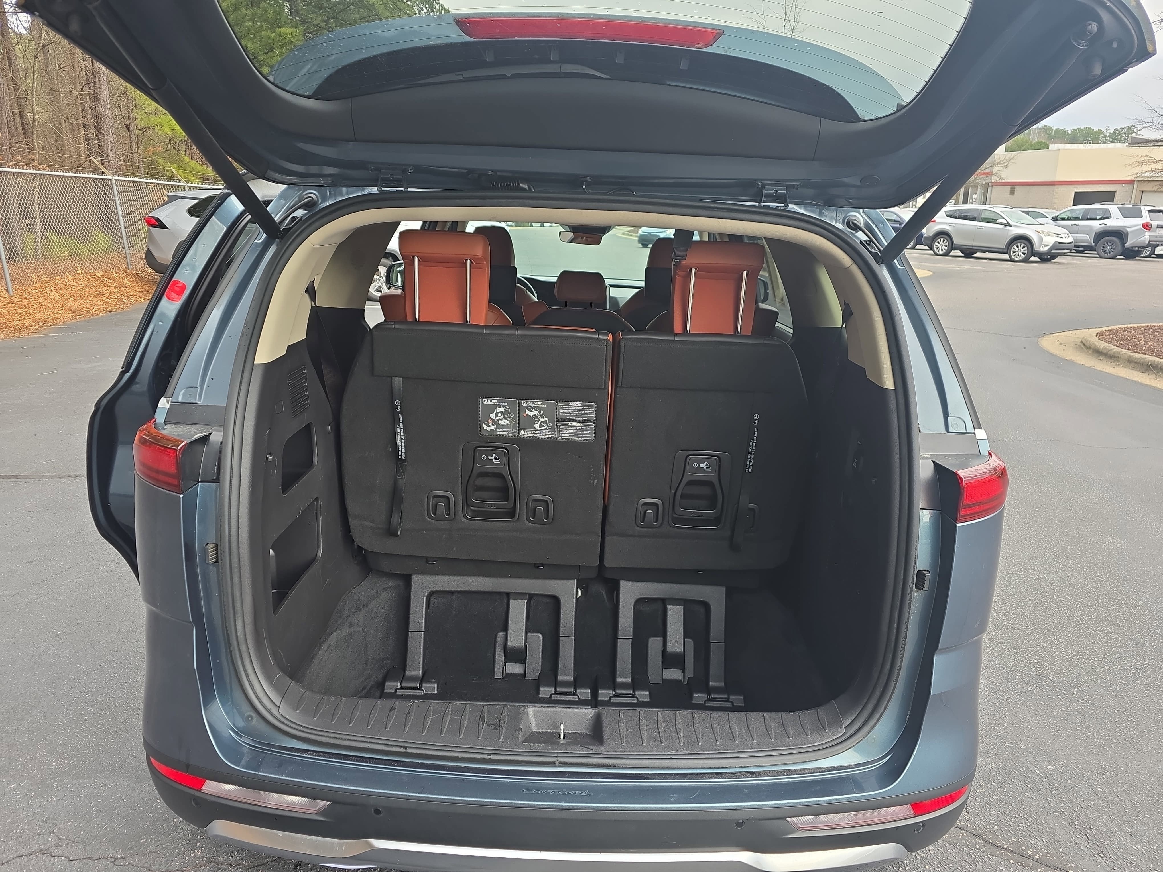 2022 Kia Carnival SX