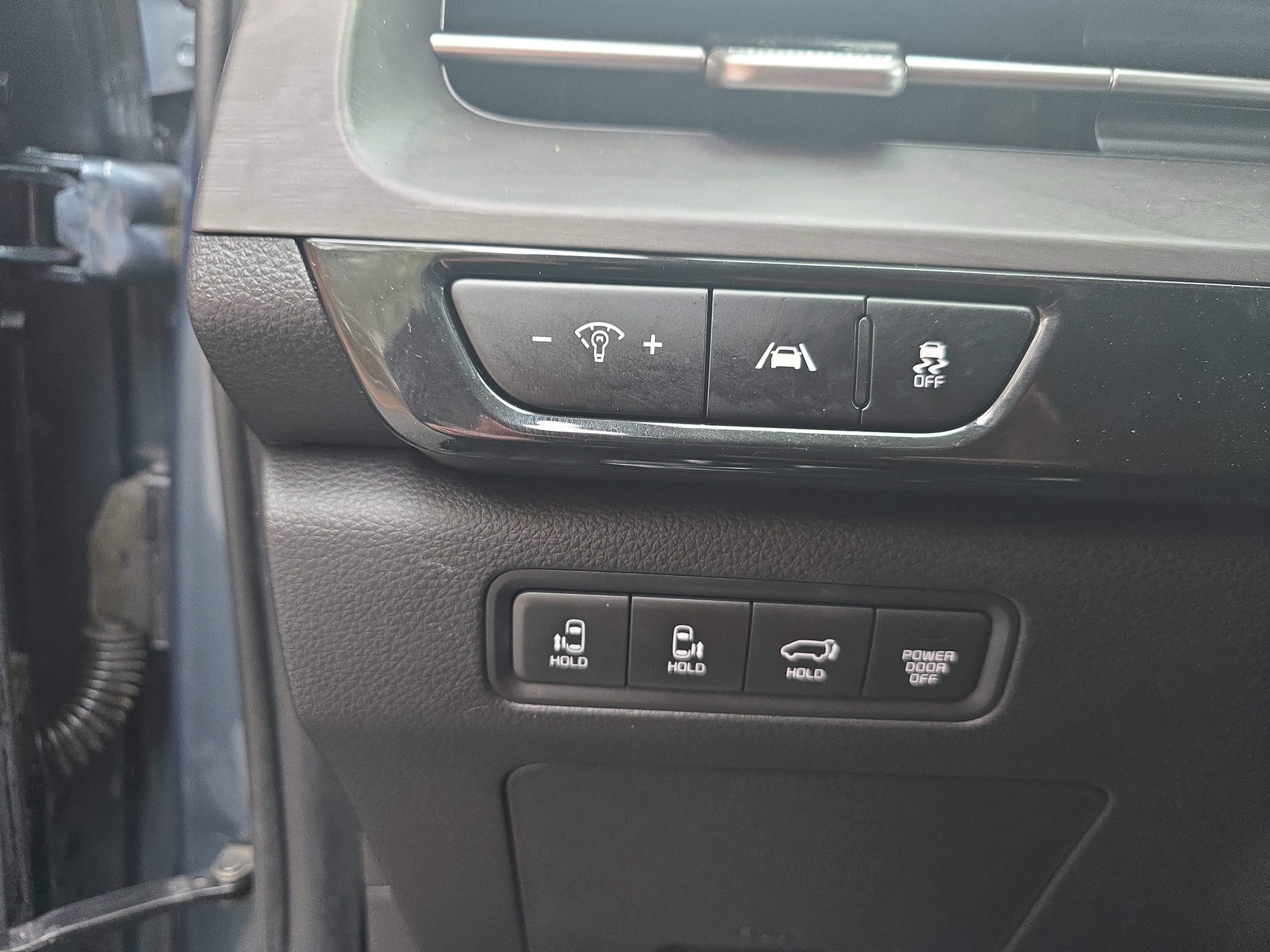 2022 Kia Carnival SX