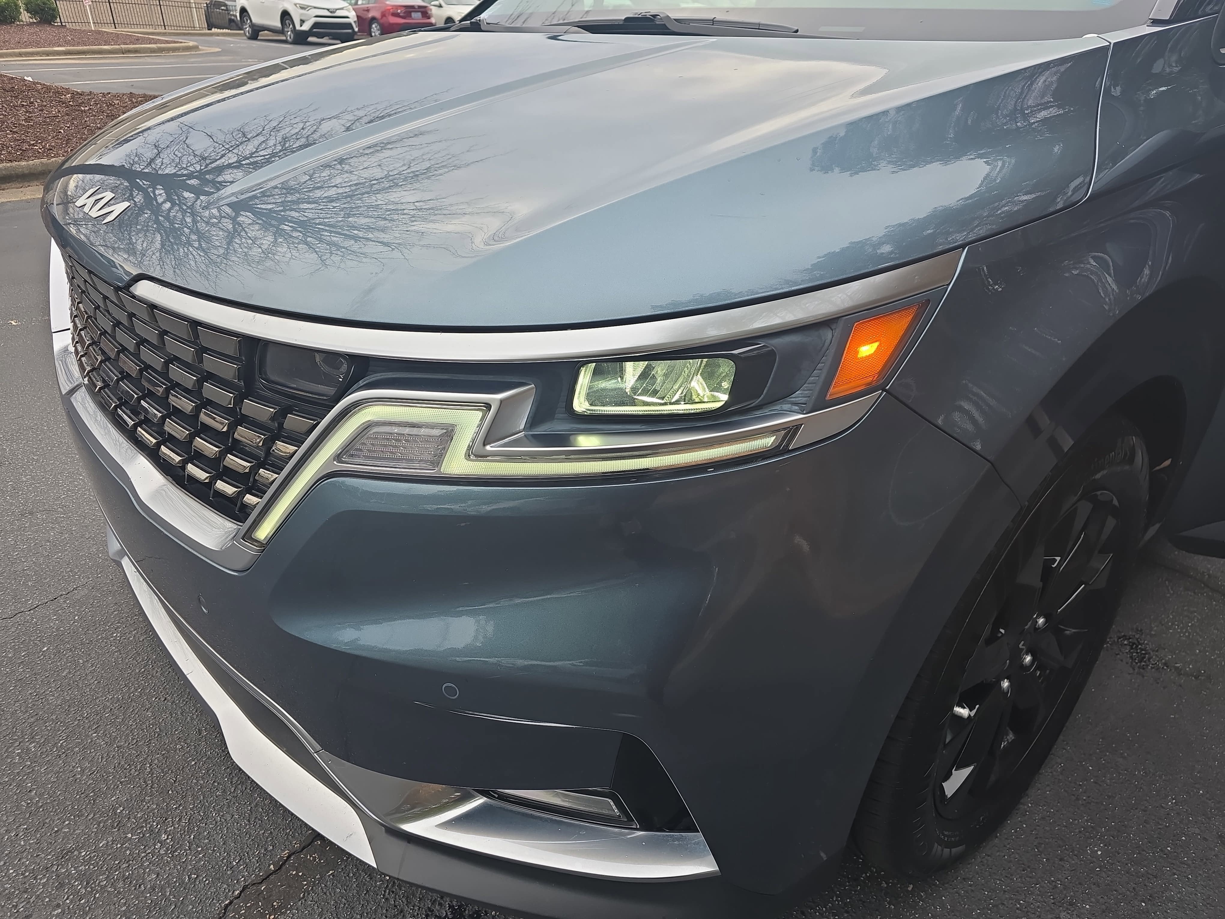 2022 Kia Carnival SX