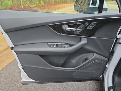 2025 Audi Q7 Premium