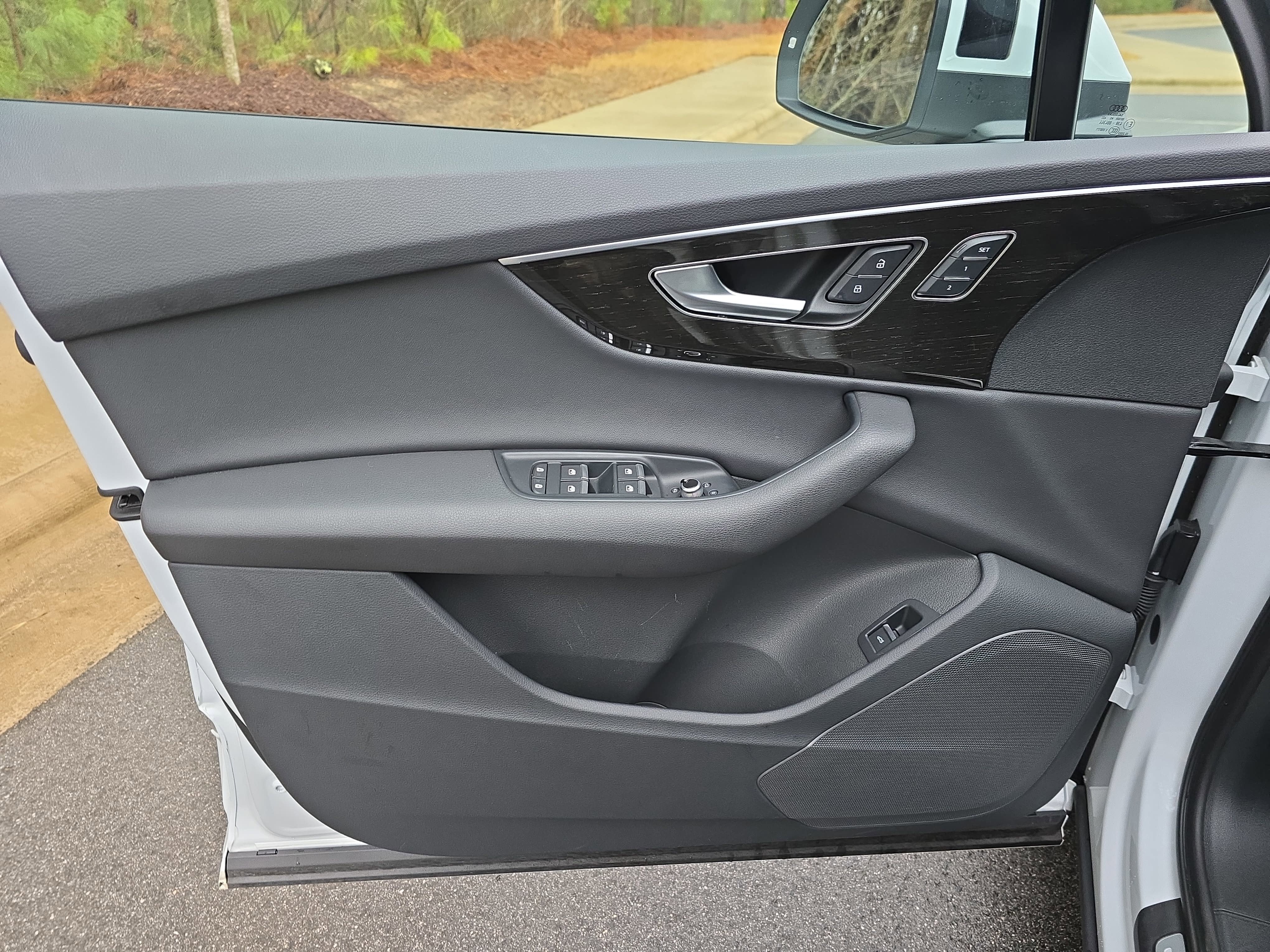 2025 Audi Q7 Premium