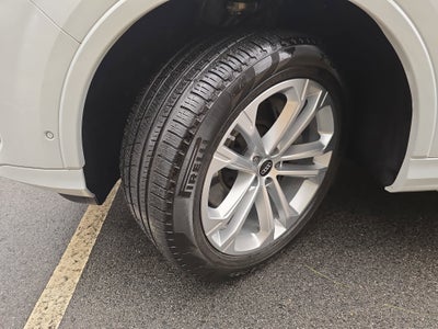 2025 Audi Q7 Premium