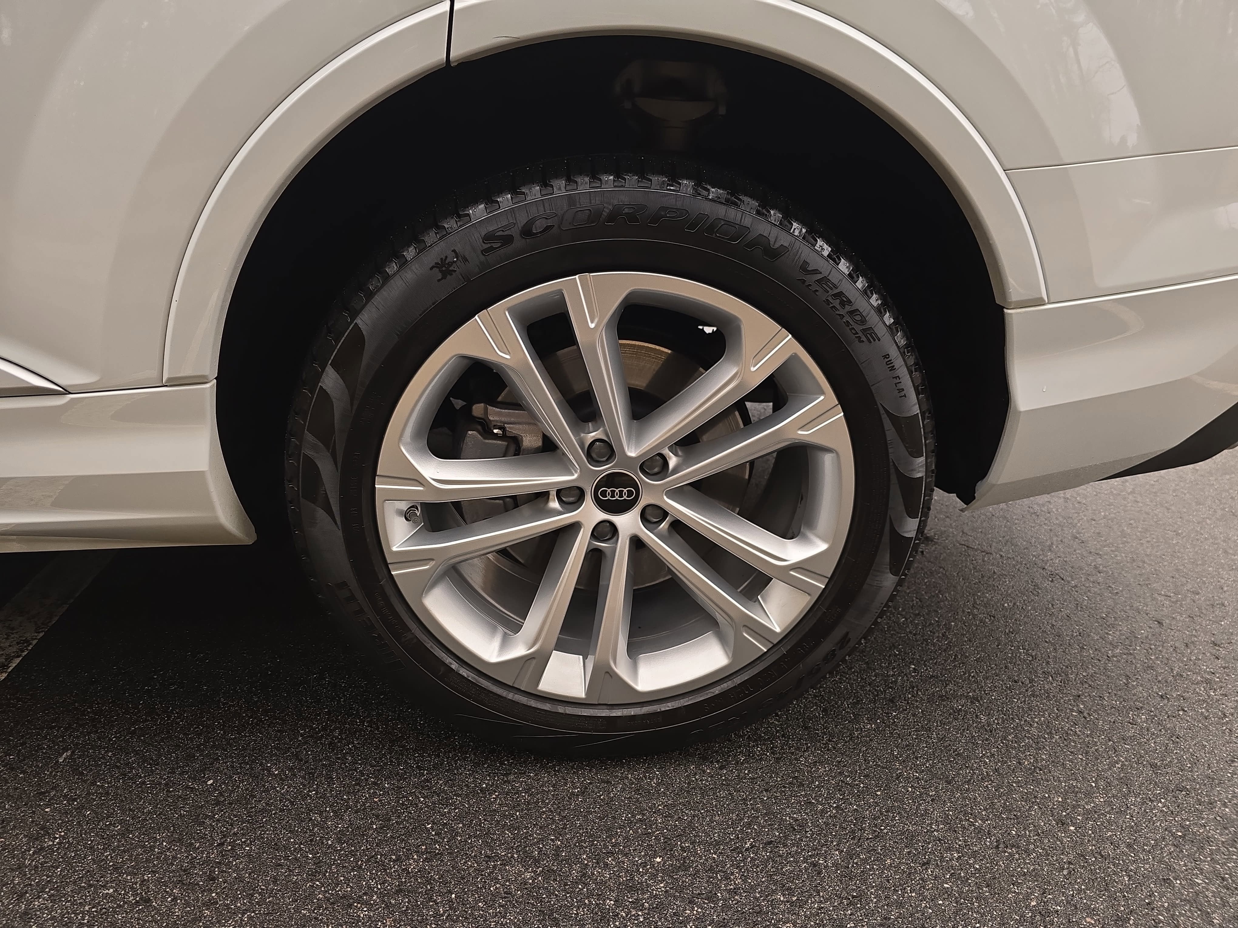 2025 Audi Q7 Premium