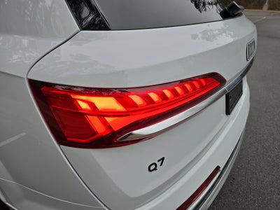 2025 Audi Q7 Premium