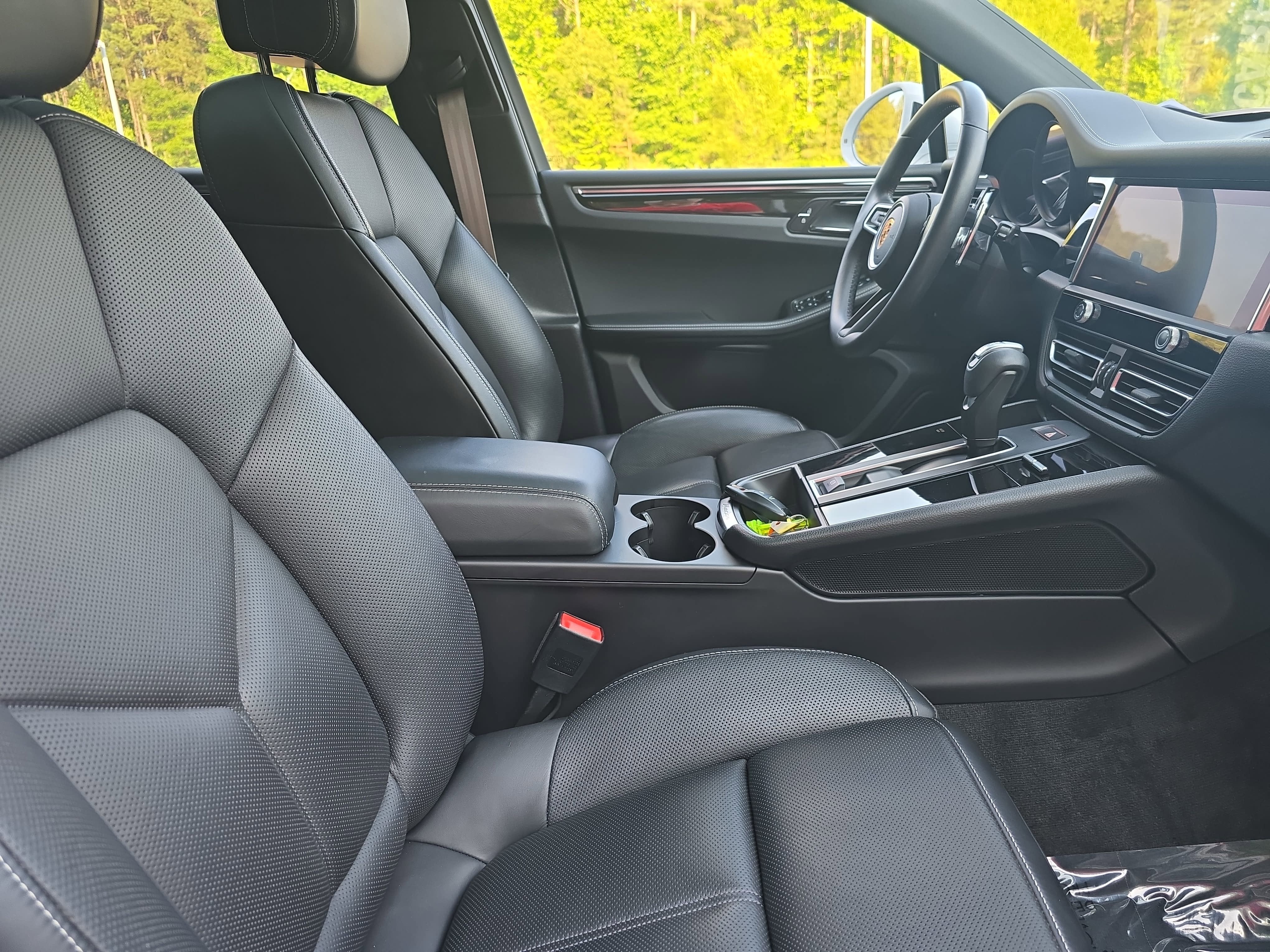 2022 Porsche Macan S