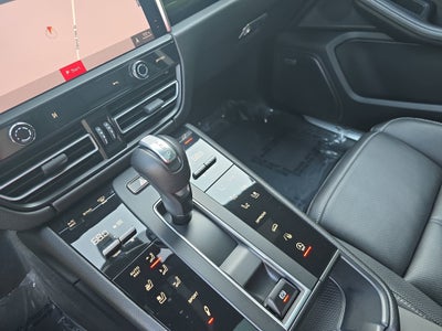 2022 Porsche Macan S