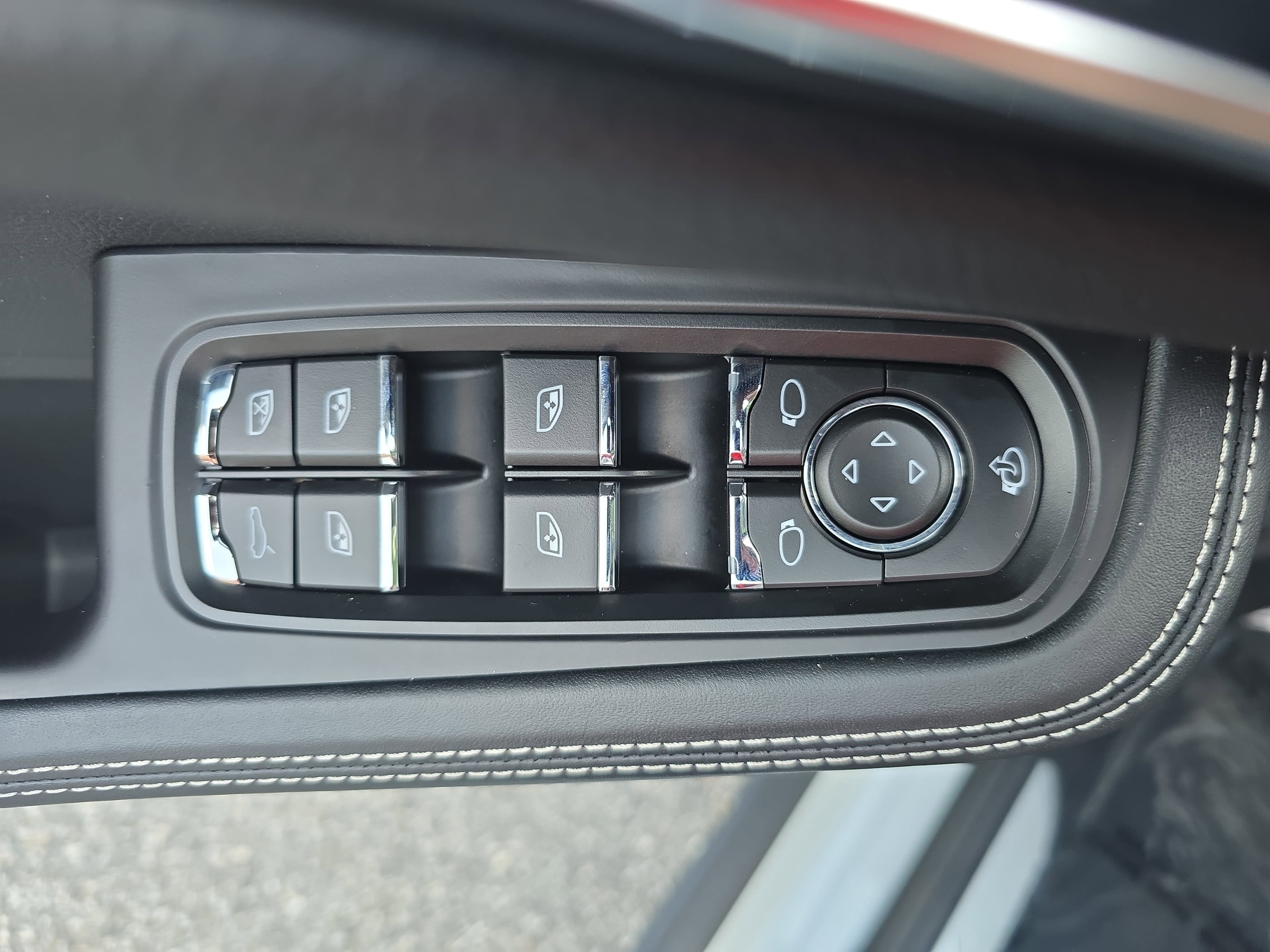 2022 Porsche Macan S