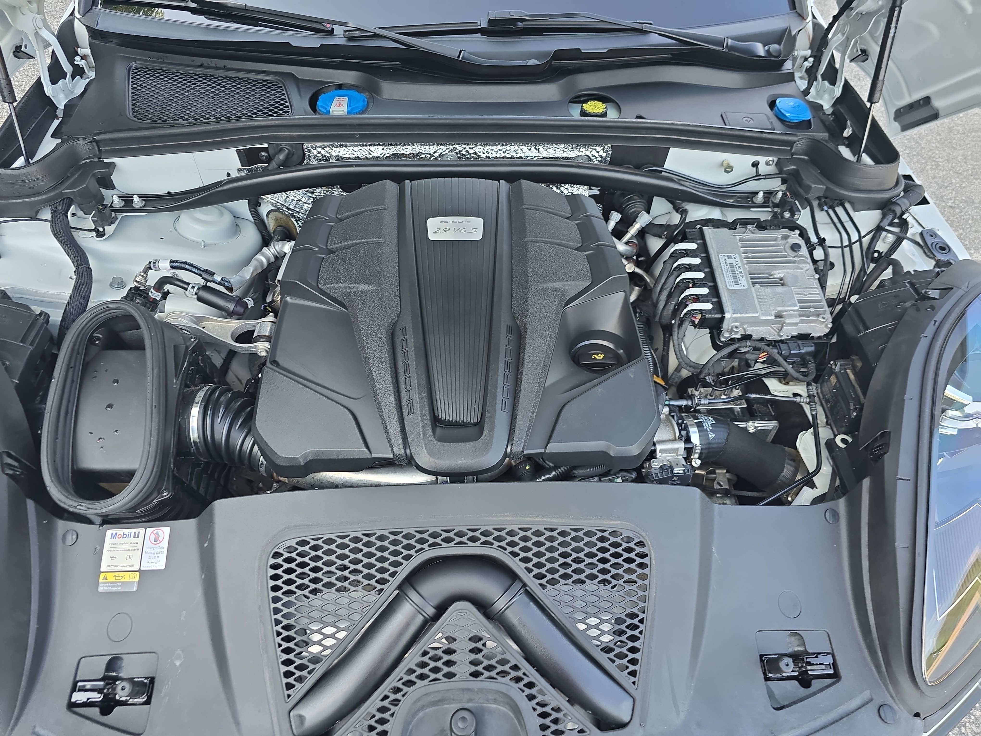 2022 Porsche Macan S