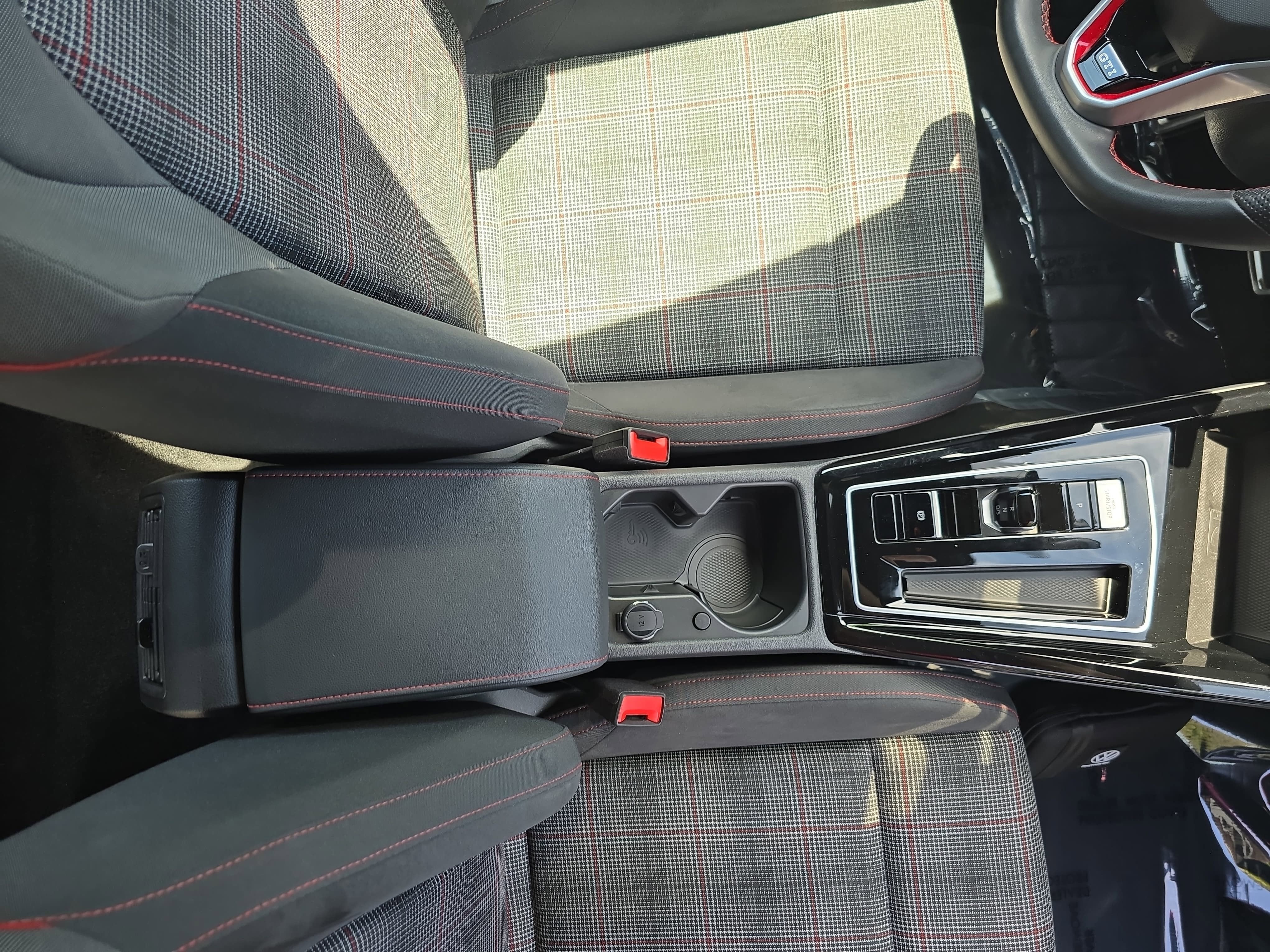 2024 Volkswagen Golf GTI SE