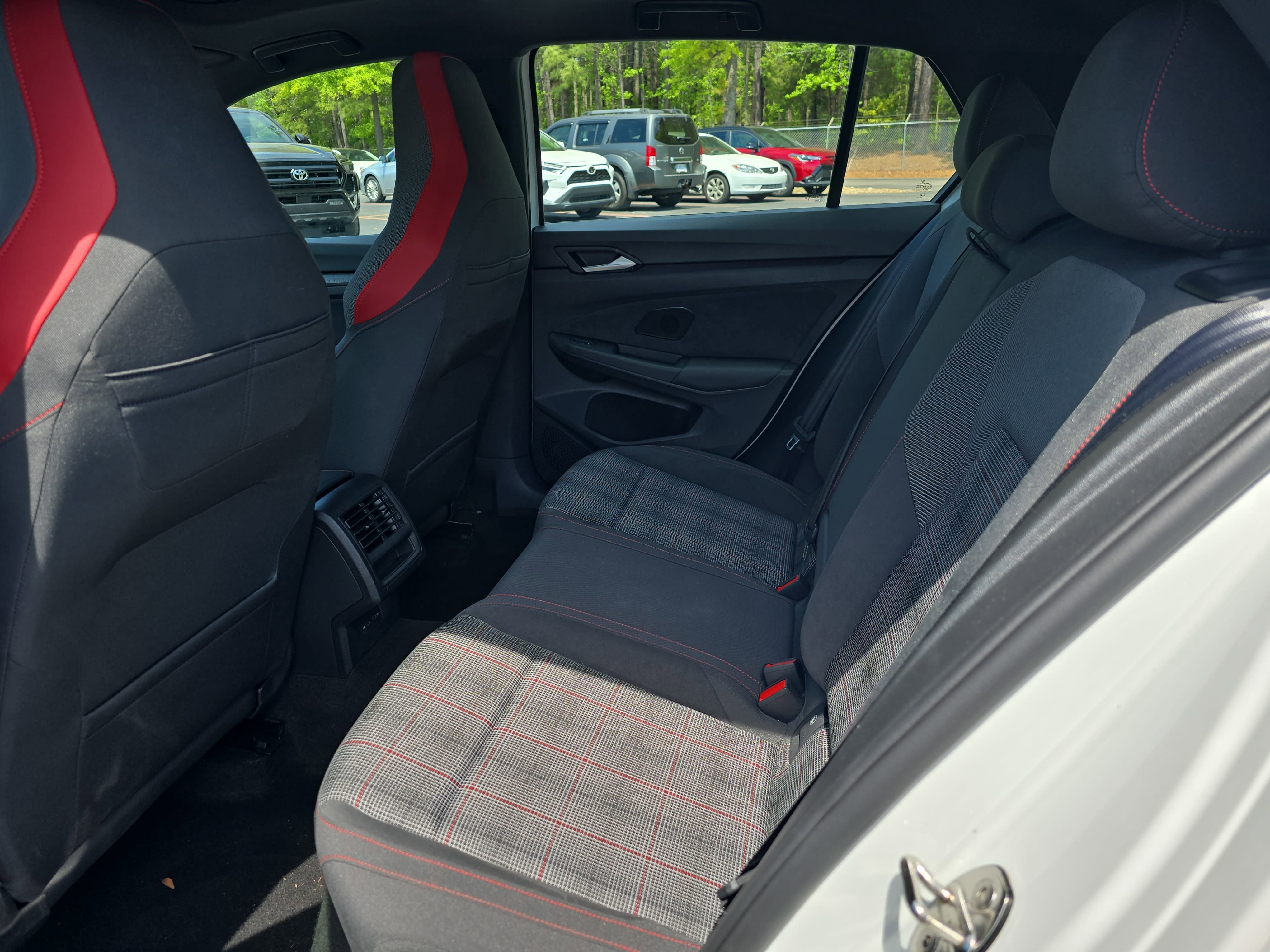 2024 Volkswagen Golf GTI SE