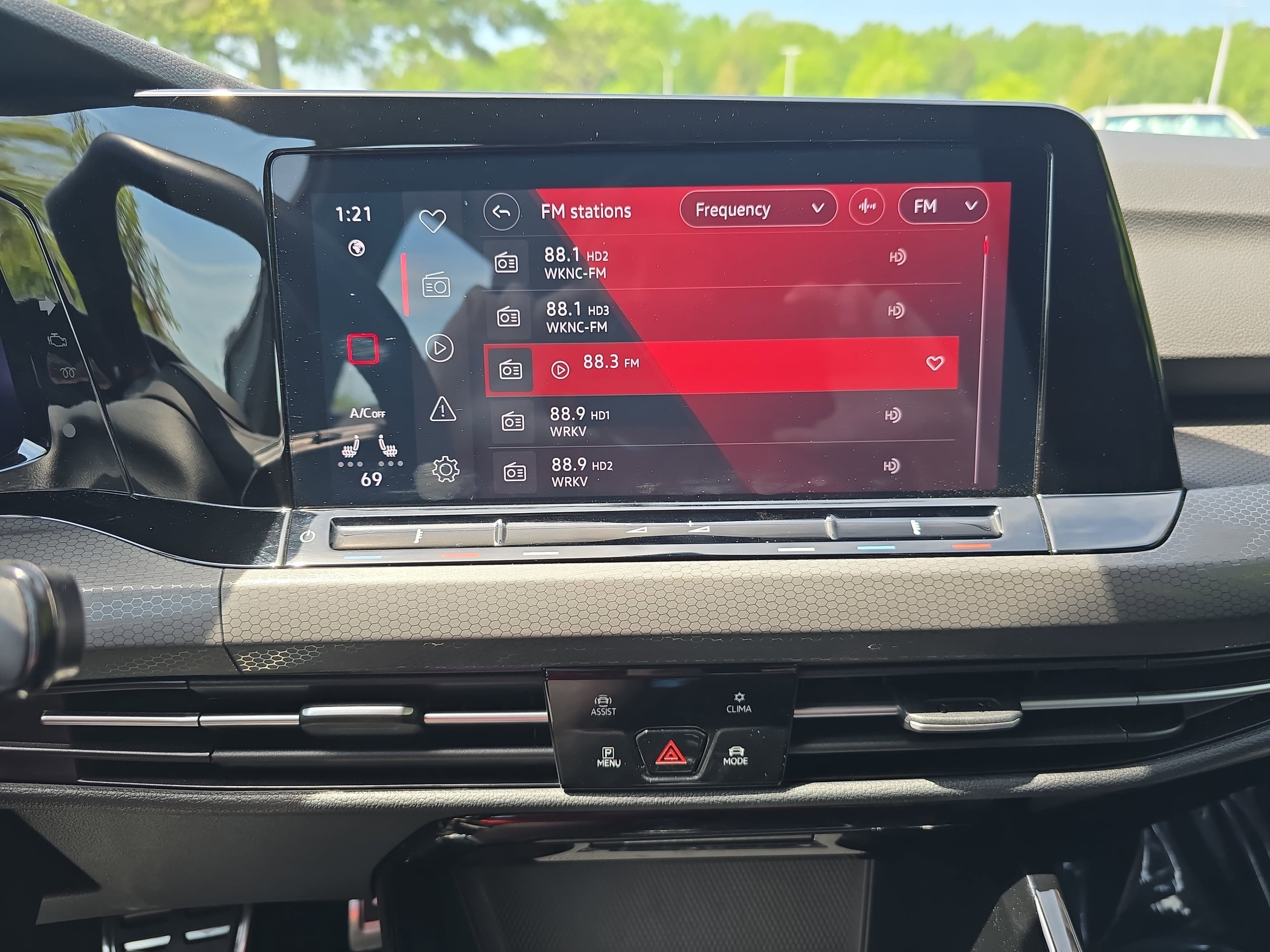 2024 Volkswagen Golf GTI SE