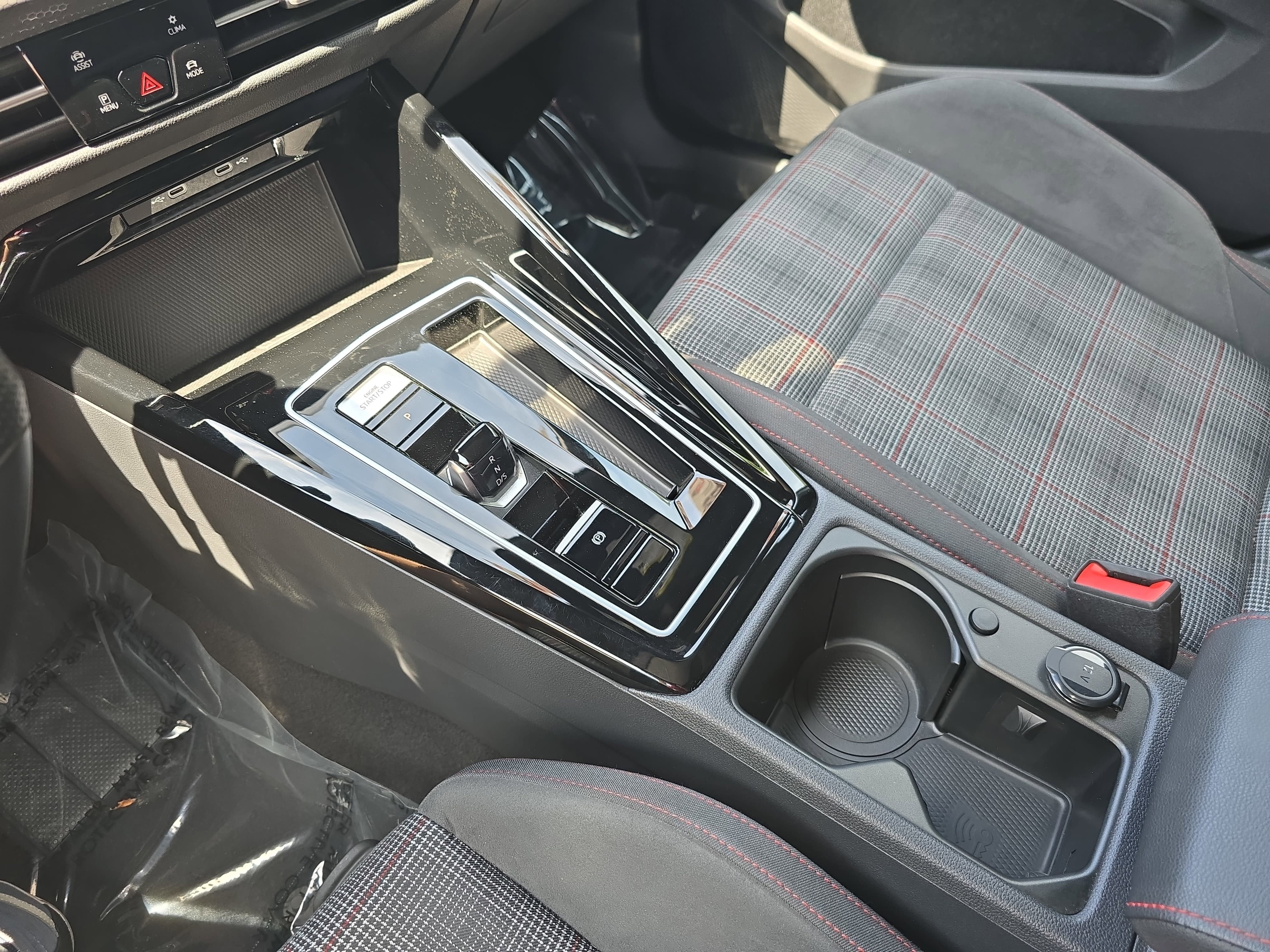2024 Volkswagen Golf GTI SE