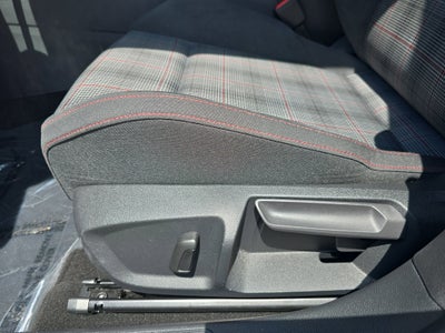 2024 Volkswagen Golf GTI SE