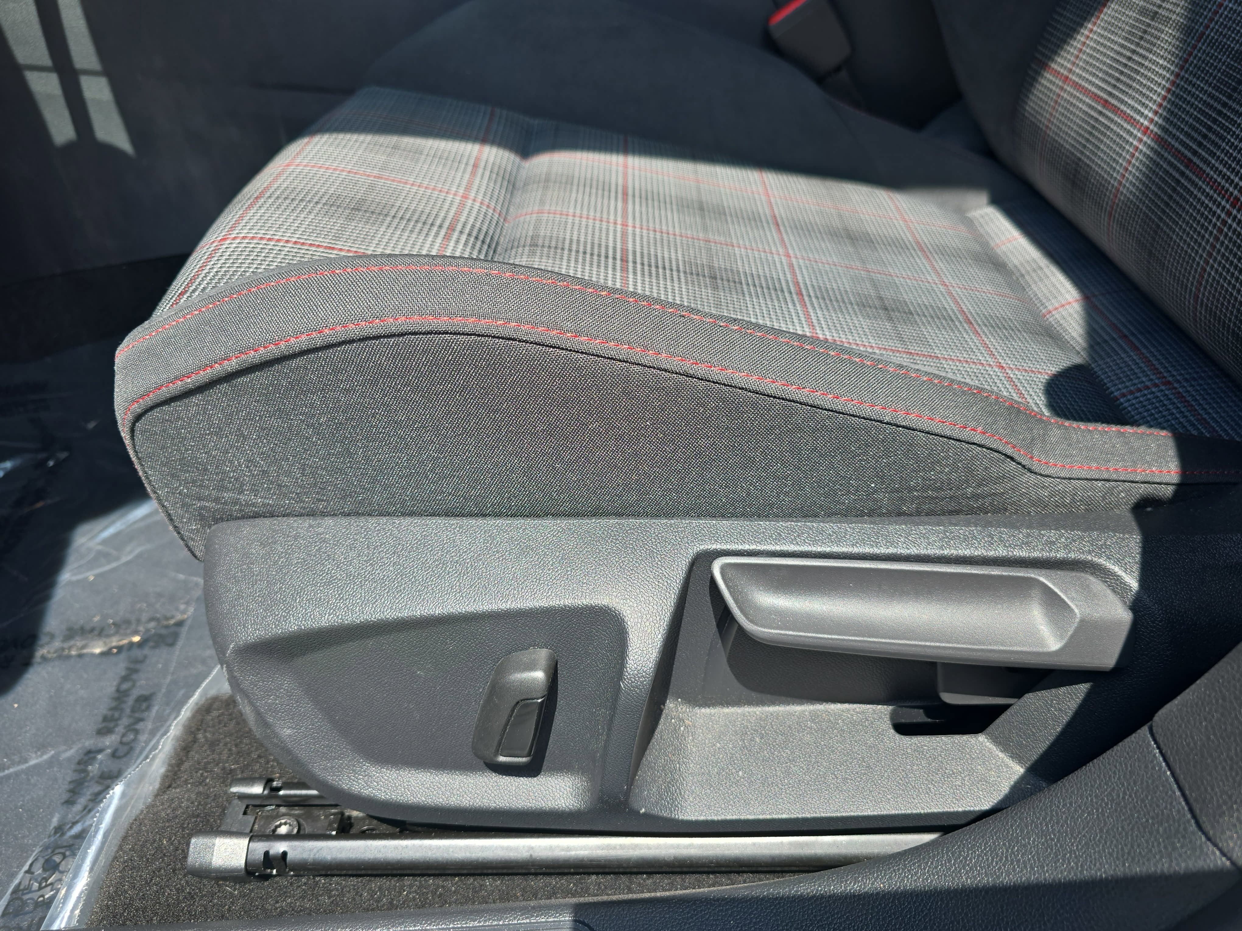 2024 Volkswagen Golf GTI SE