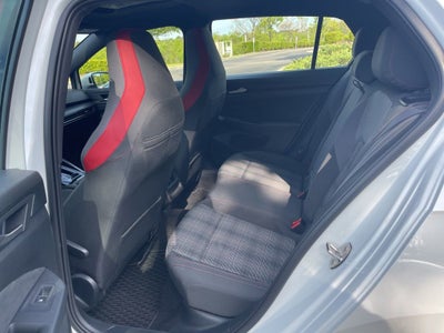 2024 Volkswagen Golf GTI SE