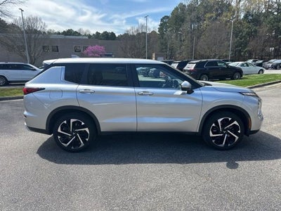 2022 Mitsubishi Outlander SE