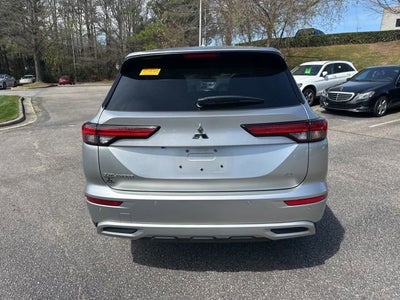2022 Mitsubishi Outlander SE
