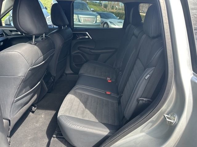 2022 Mitsubishi Outlander SE