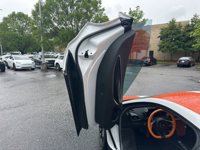 2023 McLaren Artura TechLux