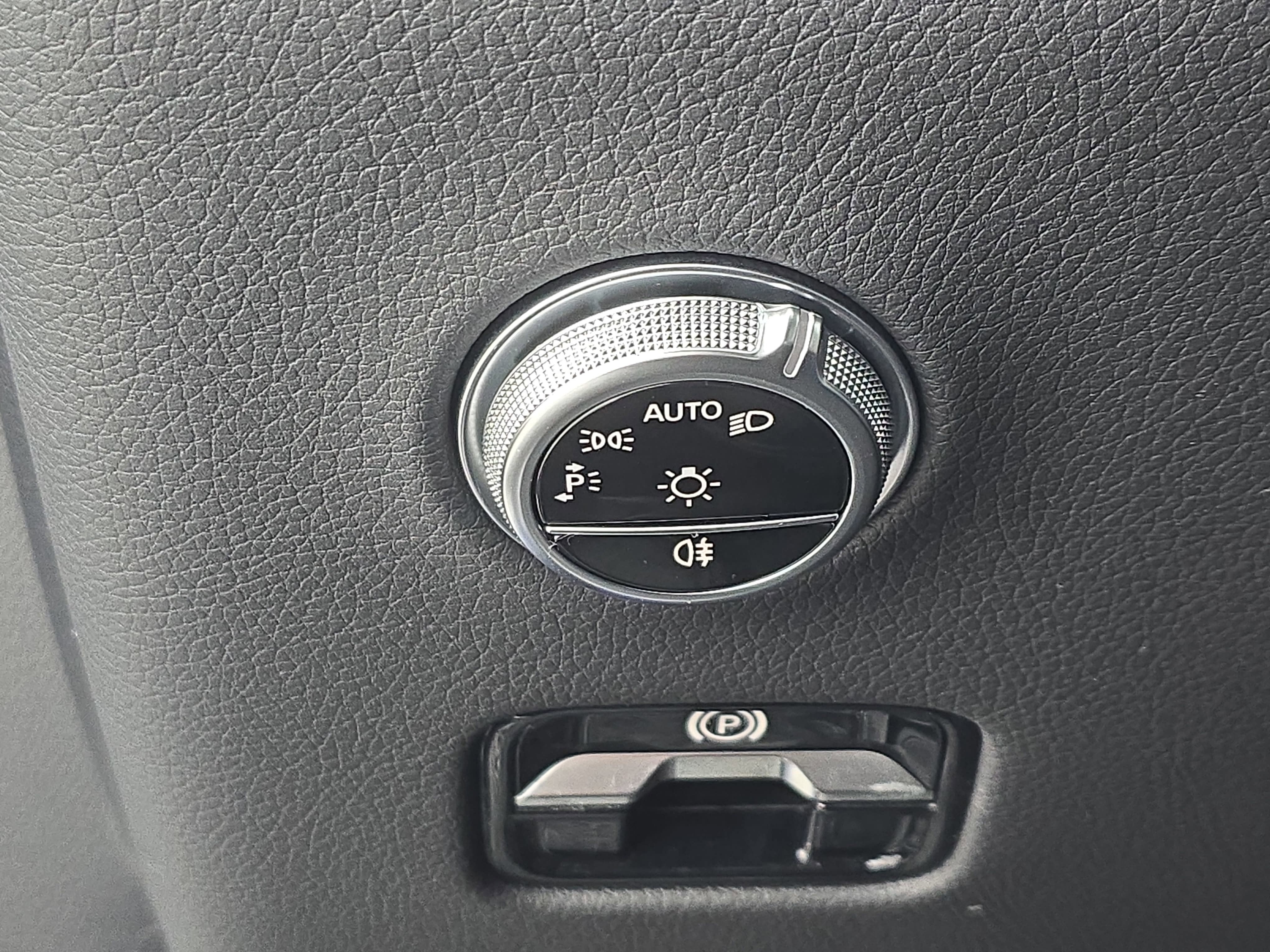 2025 Mercedes-Benz GLC GLC 300