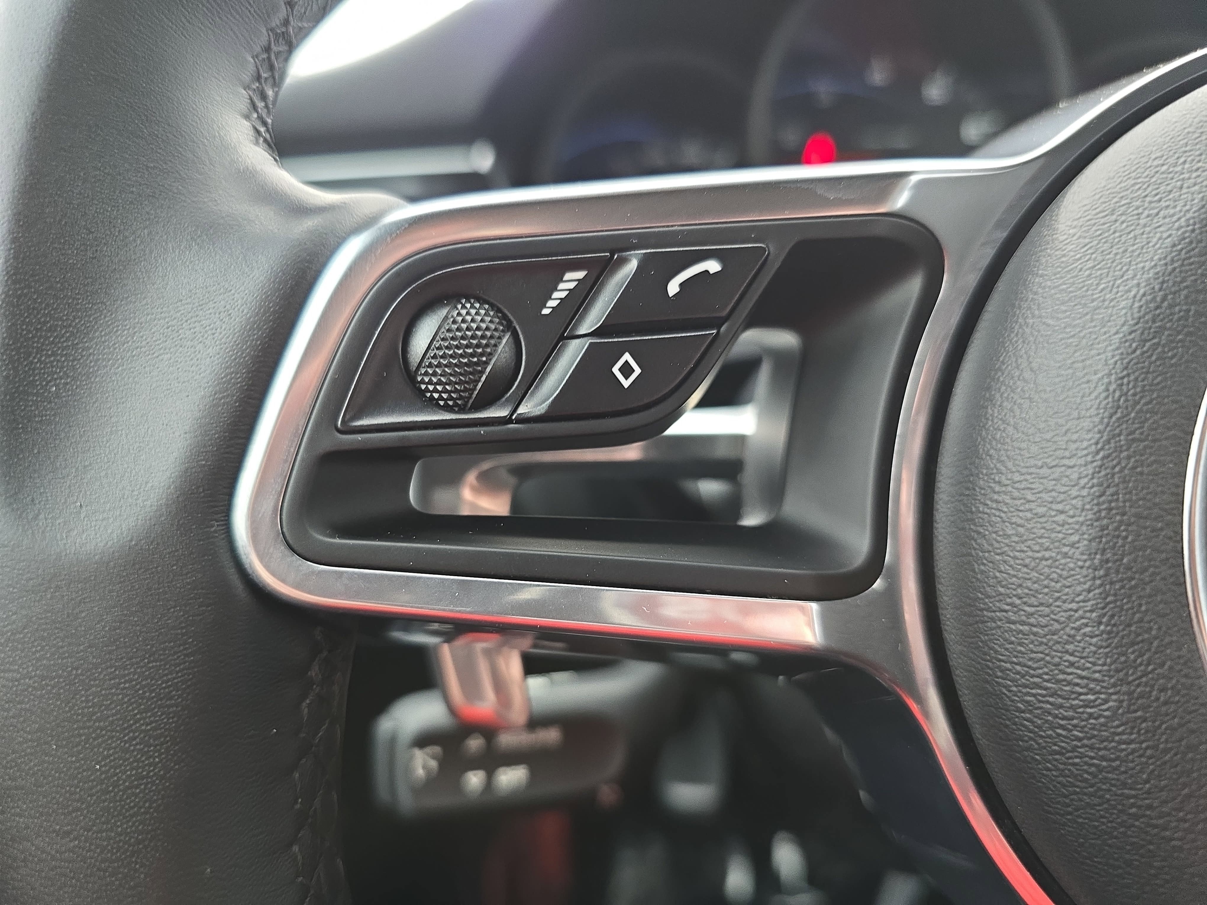 2020 Porsche Macan Base