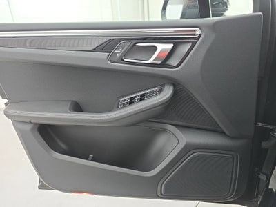 2020 Porsche Macan Base