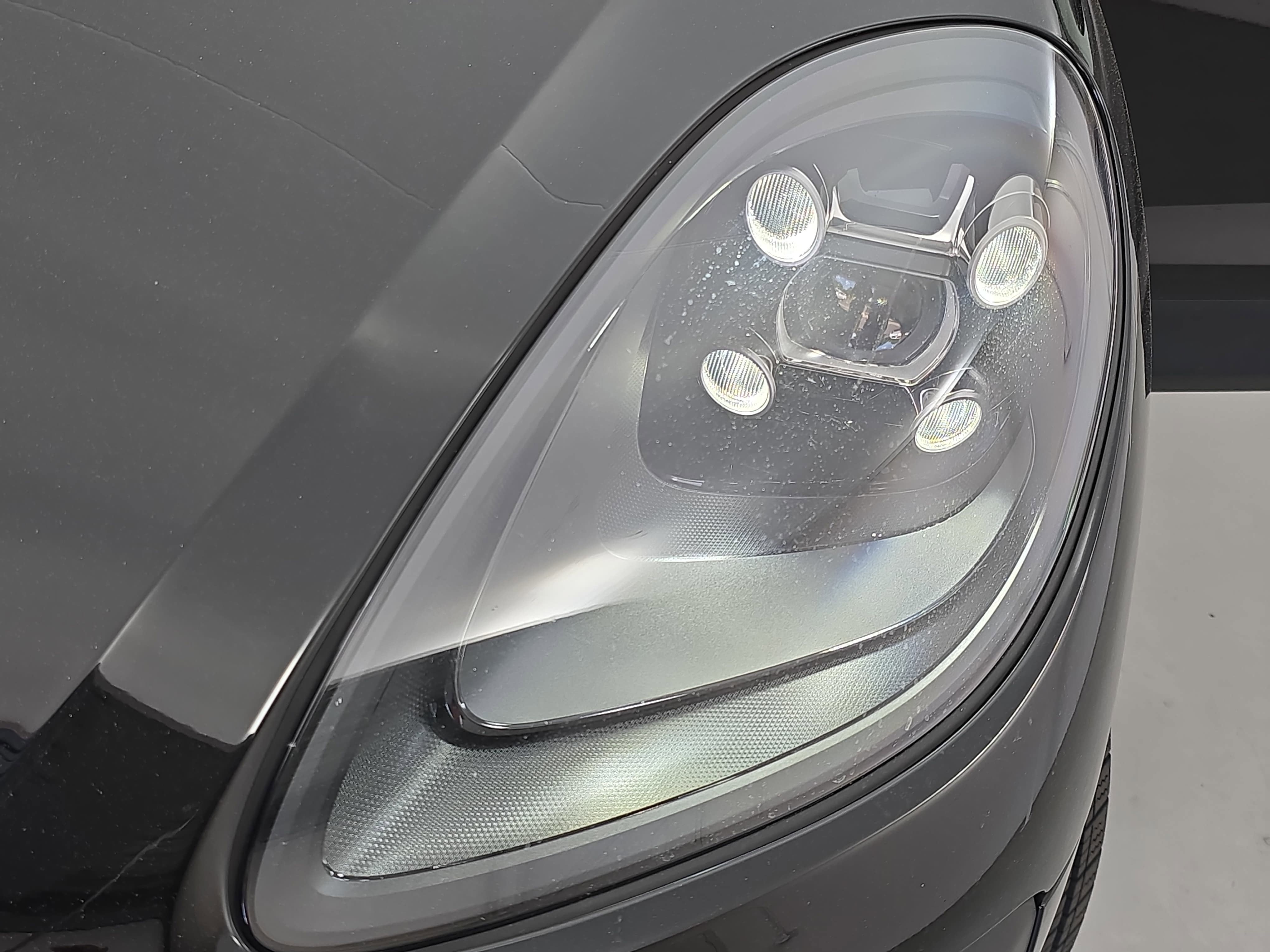 2020 Porsche Macan Base