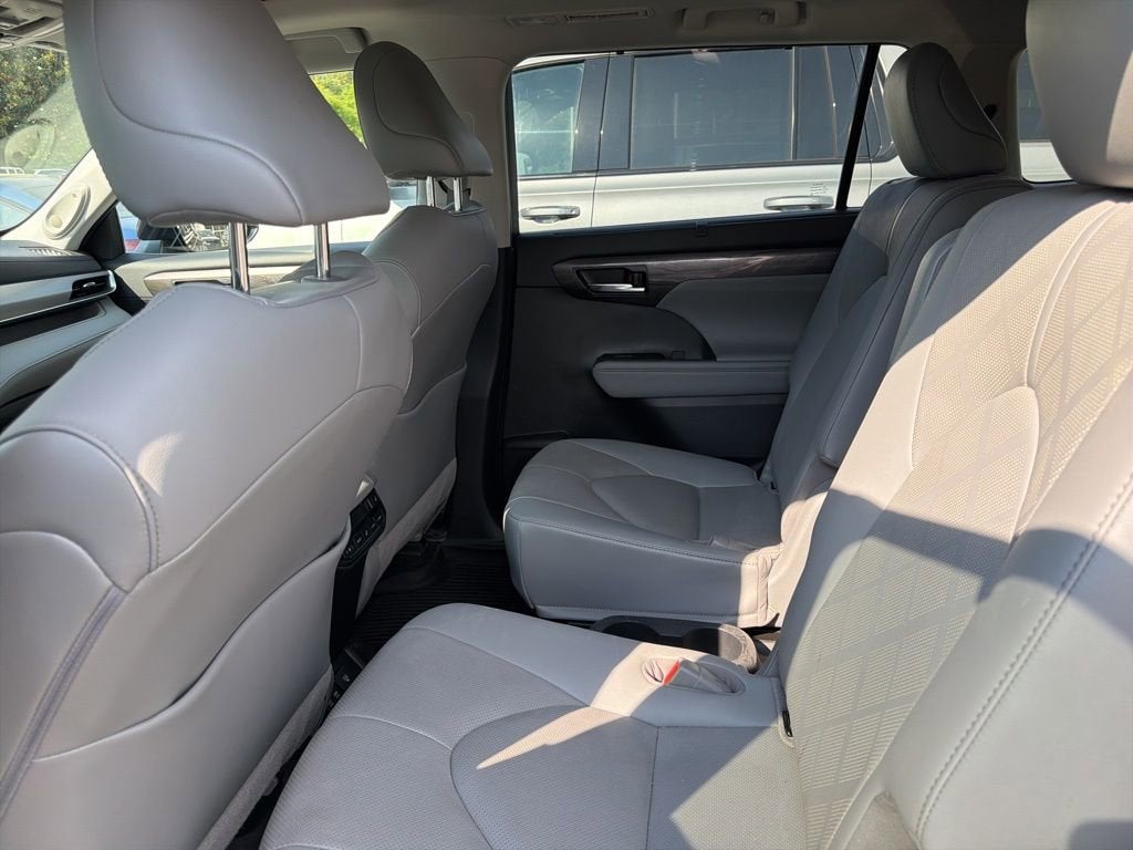 2021 Toyota Highlander Platinum