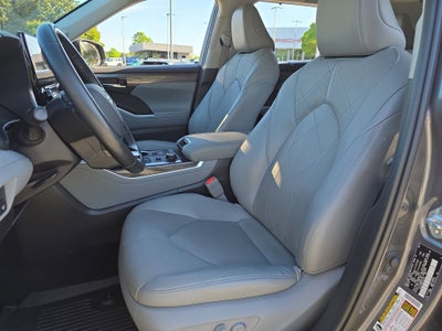 2021 Toyota Highlander Platinum